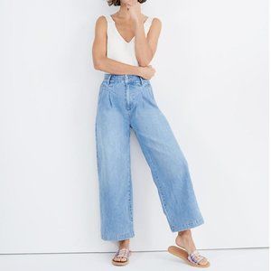 Pleated Wide-Leg Jeans in Kinnon Wash